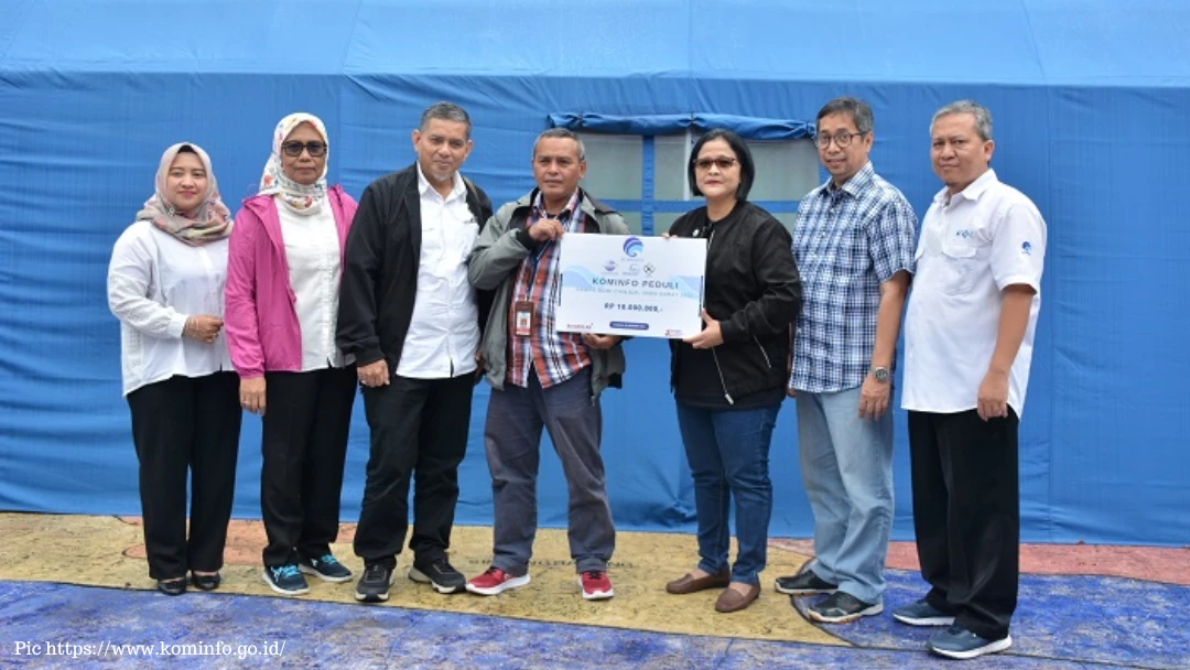 ATSI bersama Kominfo melakukan penyerahan bantuan kemanusiaan untuk para korban gempa di Cianjur